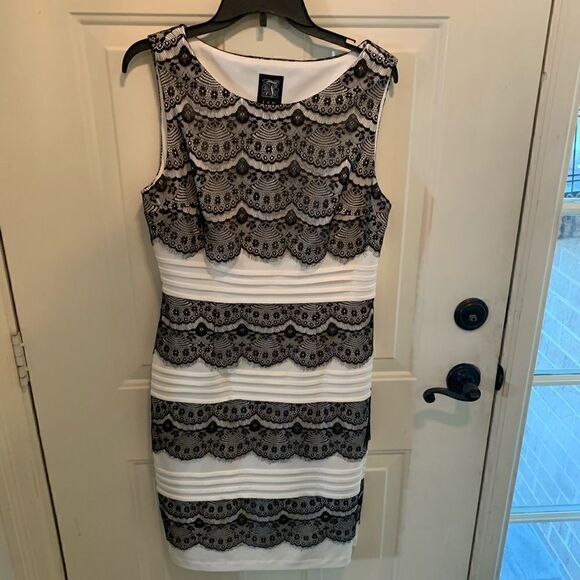JAX Black + White Scalloped Lace Cocktail Dress 14 - Picture 2 of 4